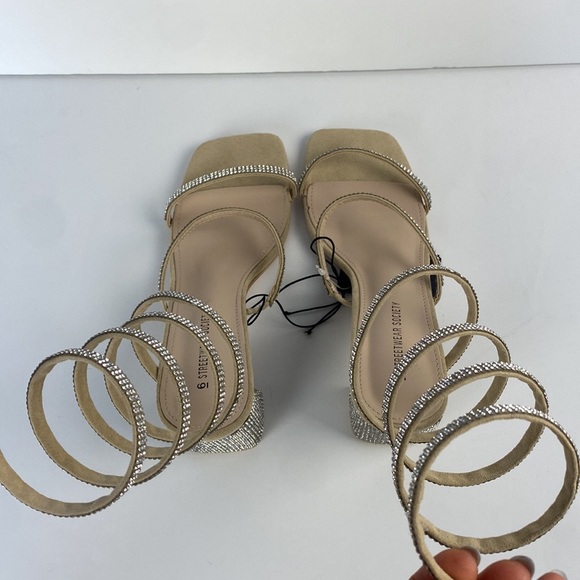 NWT Beige tan cream block heel rhinestone bejewelled ankle wrap heels size 6 - Picture 3 of 8